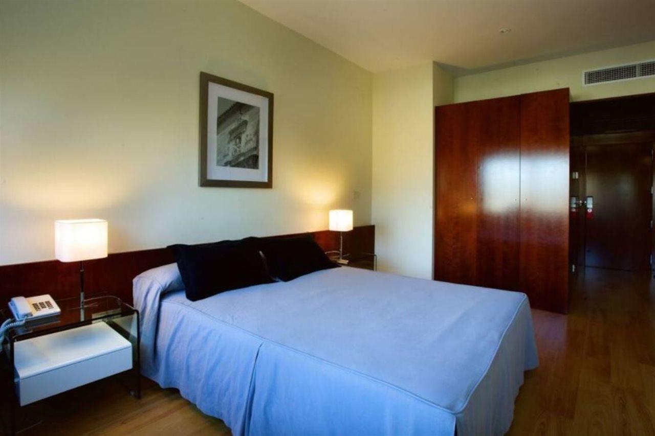 Santa Beatriz De Silva Hotel Менхибар Екстериор снимка