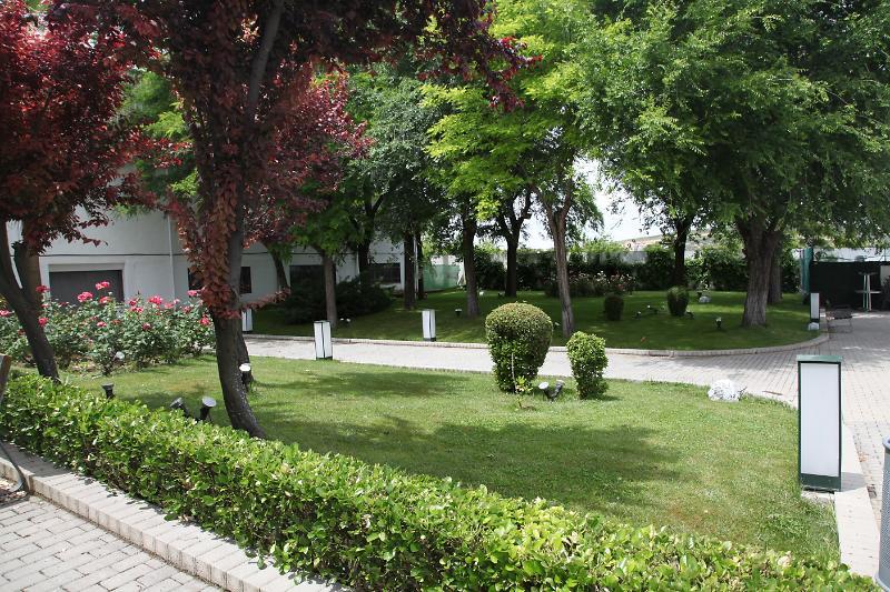 Santa Beatriz De Silva Hotel Менхибар Екстериор снимка