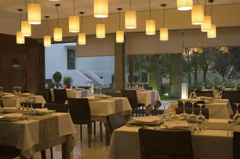 Santa Beatriz De Silva Hotel Менхибар Екстериор снимка