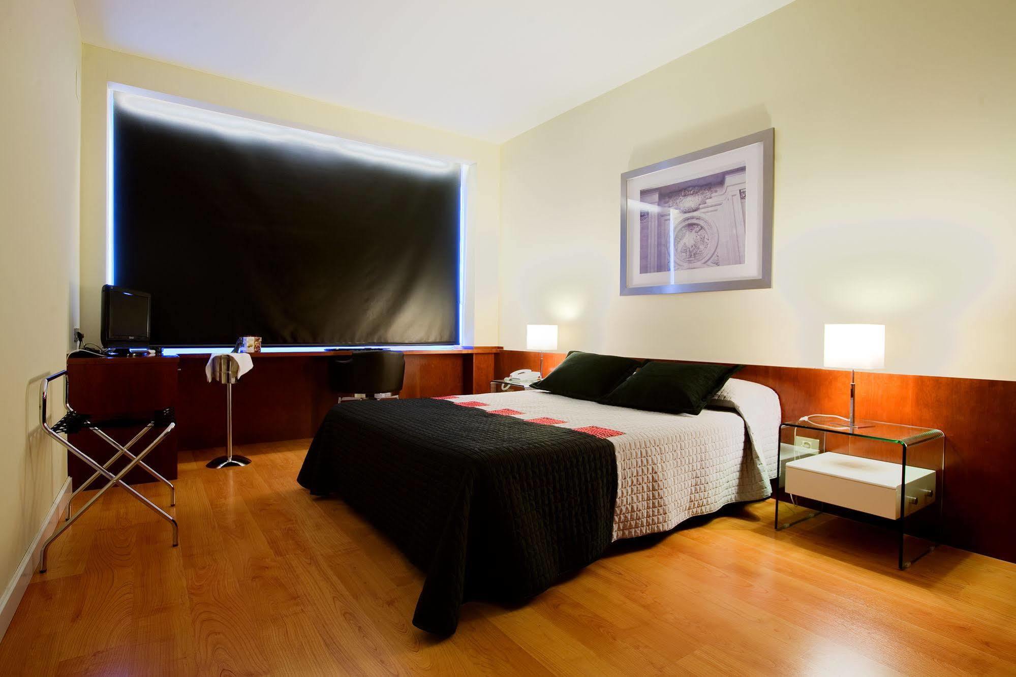 Santa Beatriz De Silva Hotel Менхибар Екстериор снимка