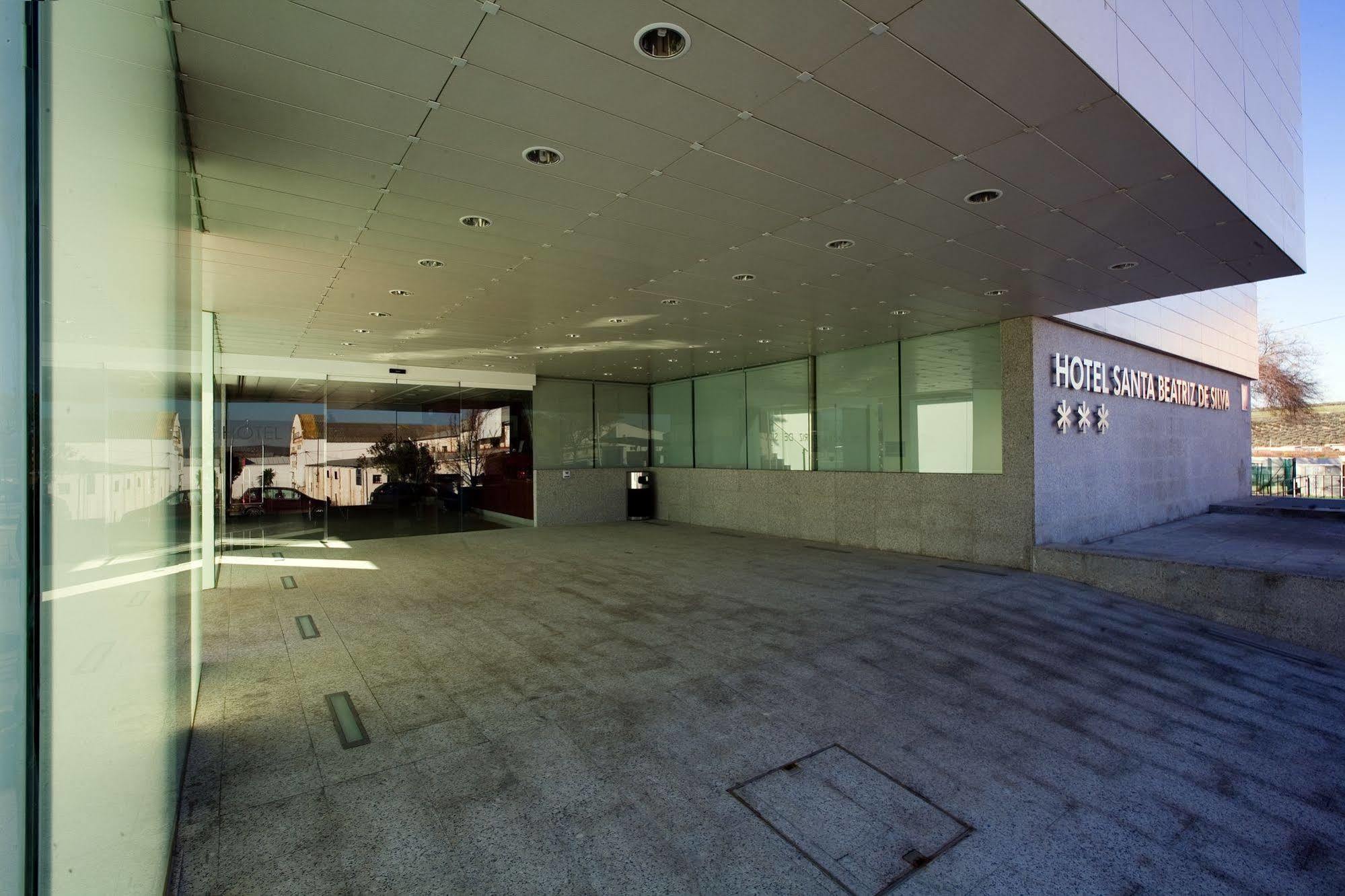 Santa Beatriz De Silva Hotel Менхибар Екстериор снимка
