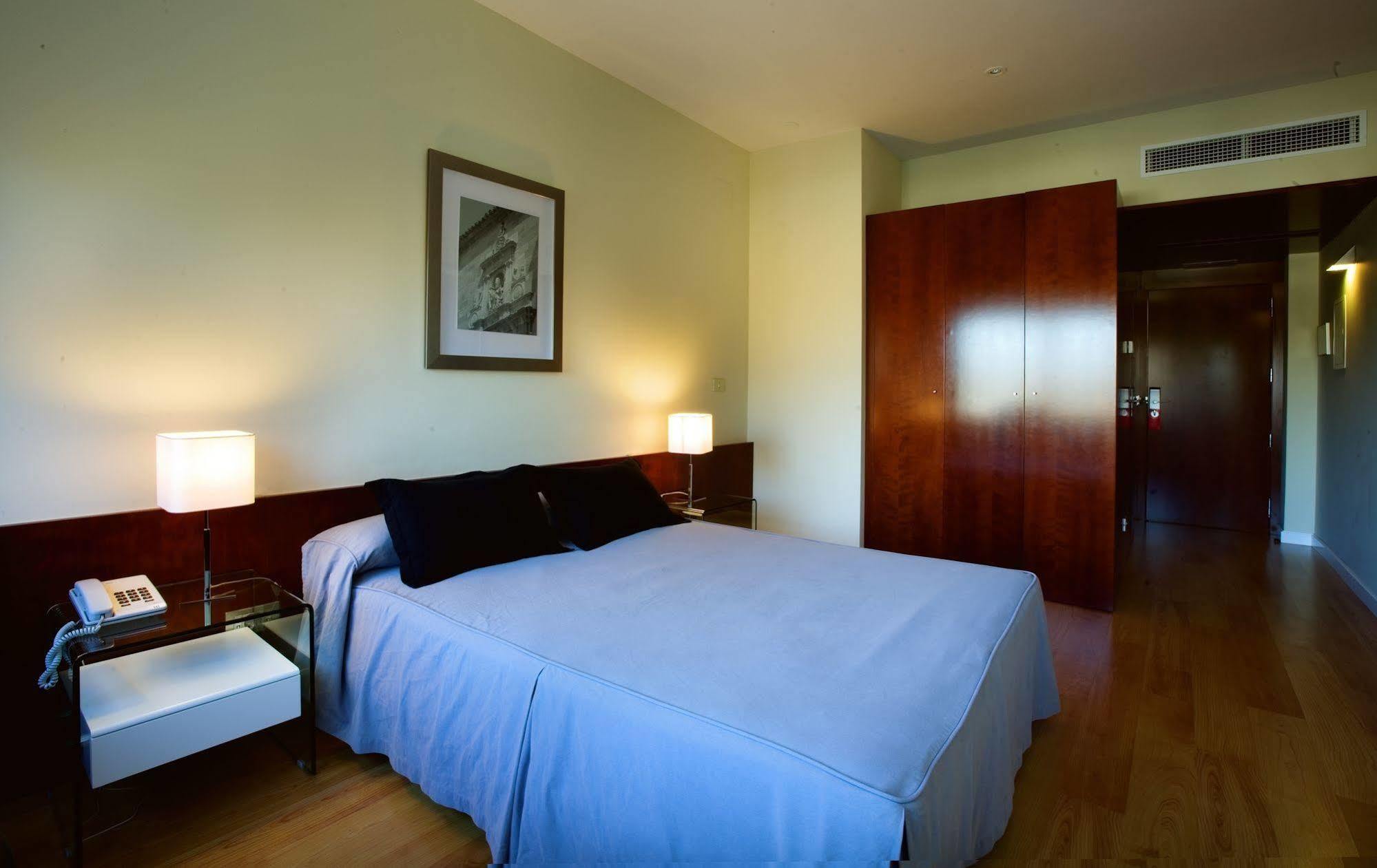 Santa Beatriz De Silva Hotel Менхибар Екстериор снимка